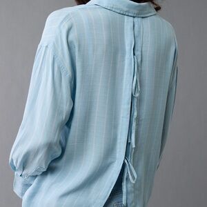 American Eagle Long Sleeve Tie Back Button Up Shirt